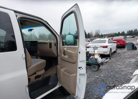 2003 Chevrolet Express from USA, damaged, VIN 1GAHG39U031188807